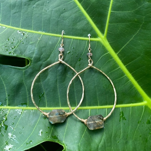 NEW GOLD FILLED HOOPS W/ LABRADORITE + SUNSTONE. Rose gold cuff Tahitian Pearl! - Picture 8 of 9